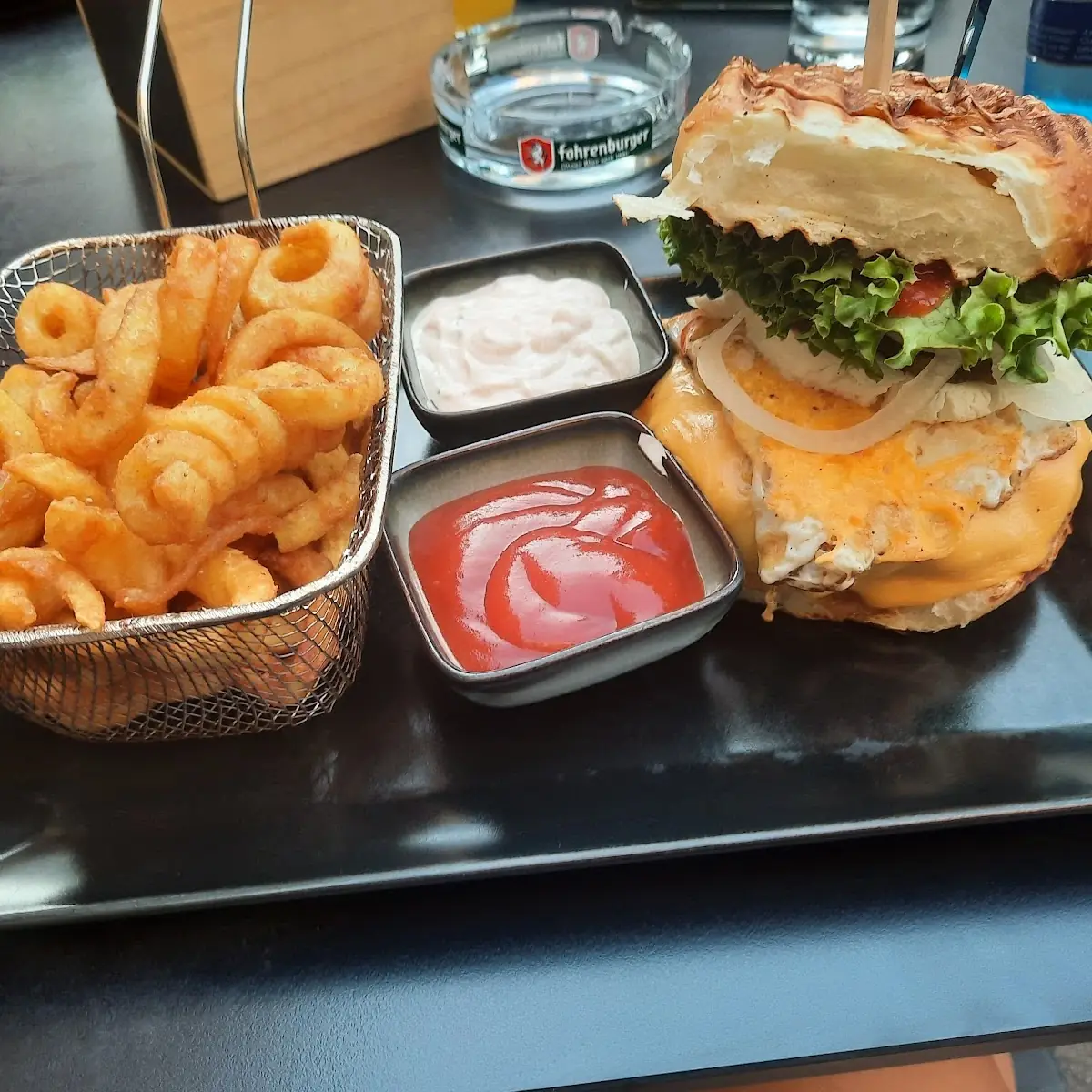 Cheeseburger Mit Exras