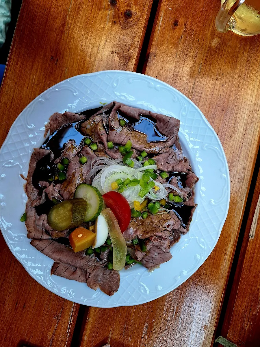 Saures Rindfleisch