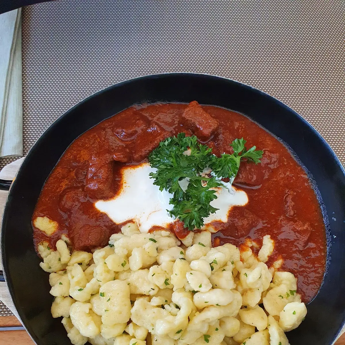Pikante Gulaschsuppe