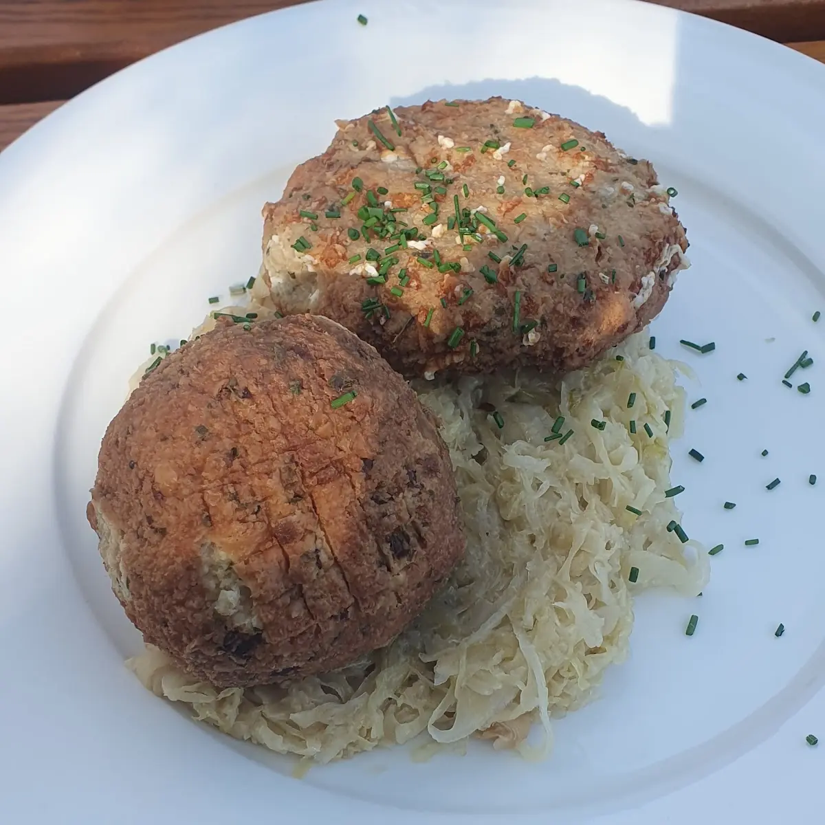 Tiroler Speck- Und Kasknedel Mit Sauerkraut