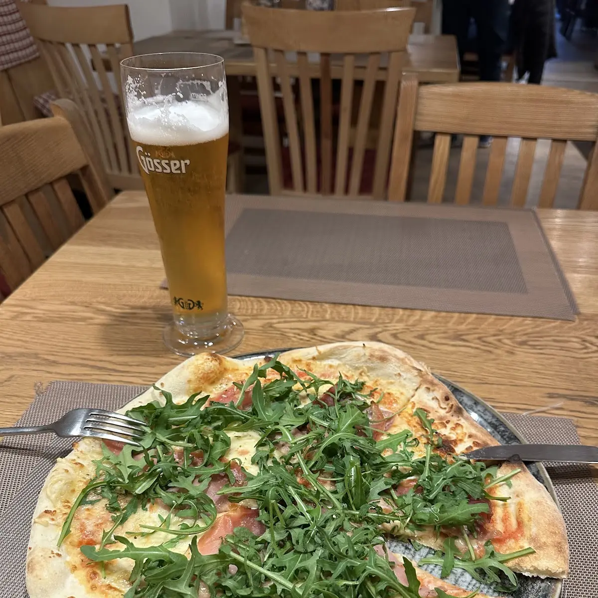 Pizza Mit Rucola Und Parmaschinken