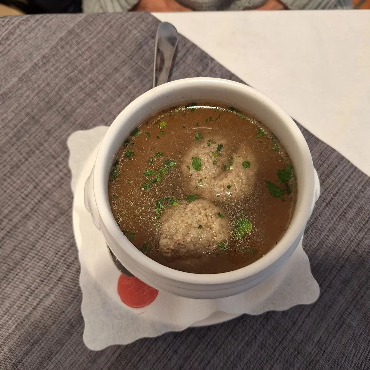 Leberknödelsuppe