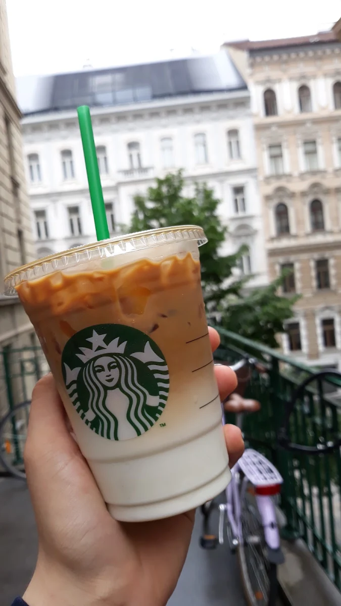 Iced Caramel Macchiato
