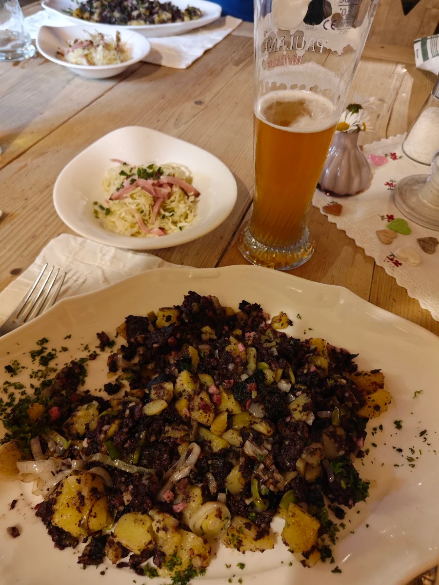 Himml Un Erde Mit Krautsalat