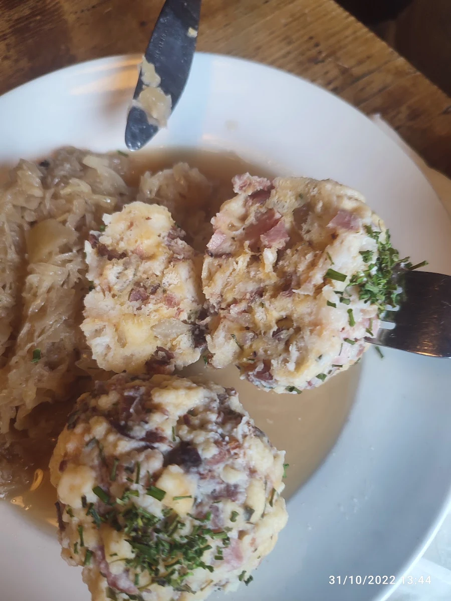 Speckknödel Mit Sauerkraut