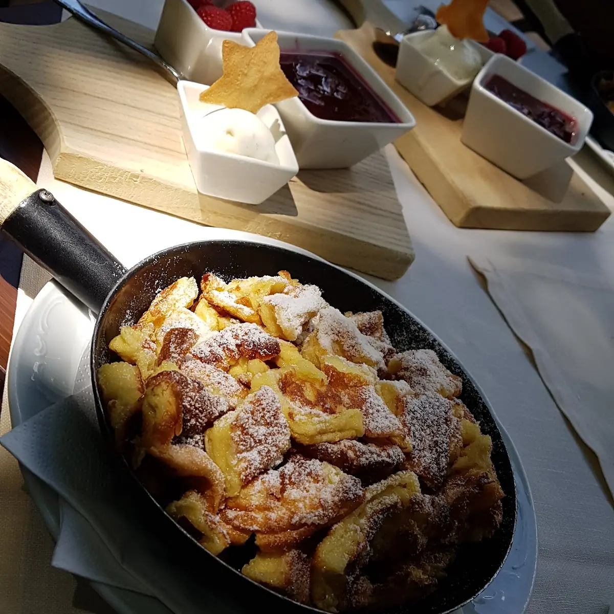 Kaiserschmarrn Mit Vanille Eis Und