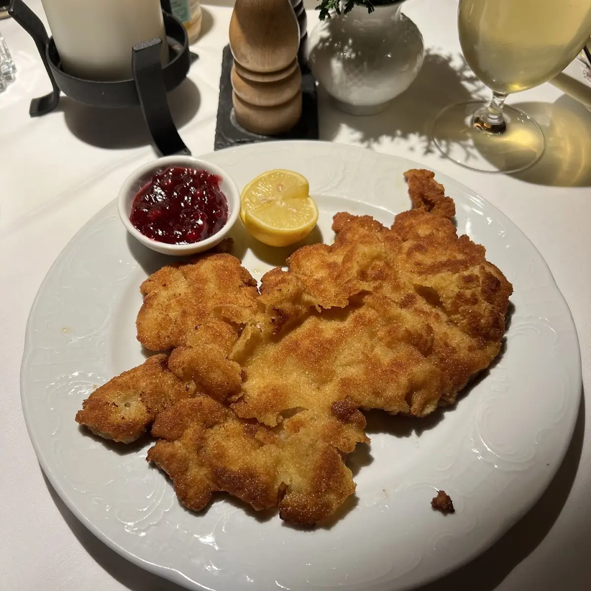 Wiener Schnitzel Paniertes Schweineschnitzel