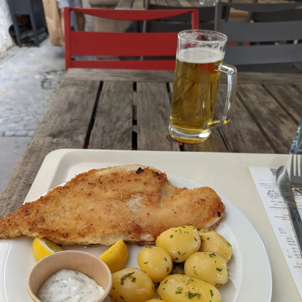 Scholle Mit Kartoffeln Und Souce Tartar
