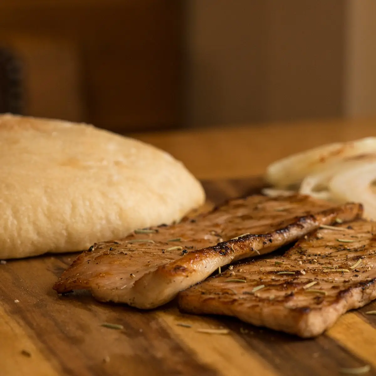 Gefüllte Faschierte Laibchen im Brot