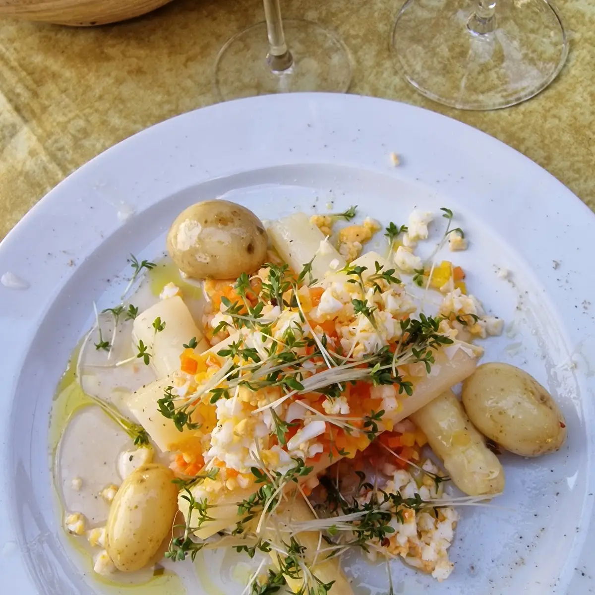 Weißer Spargel In Vinaigrette