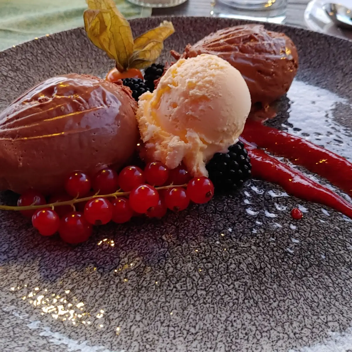 Schokoladen Mousse Mit Vanilleeis