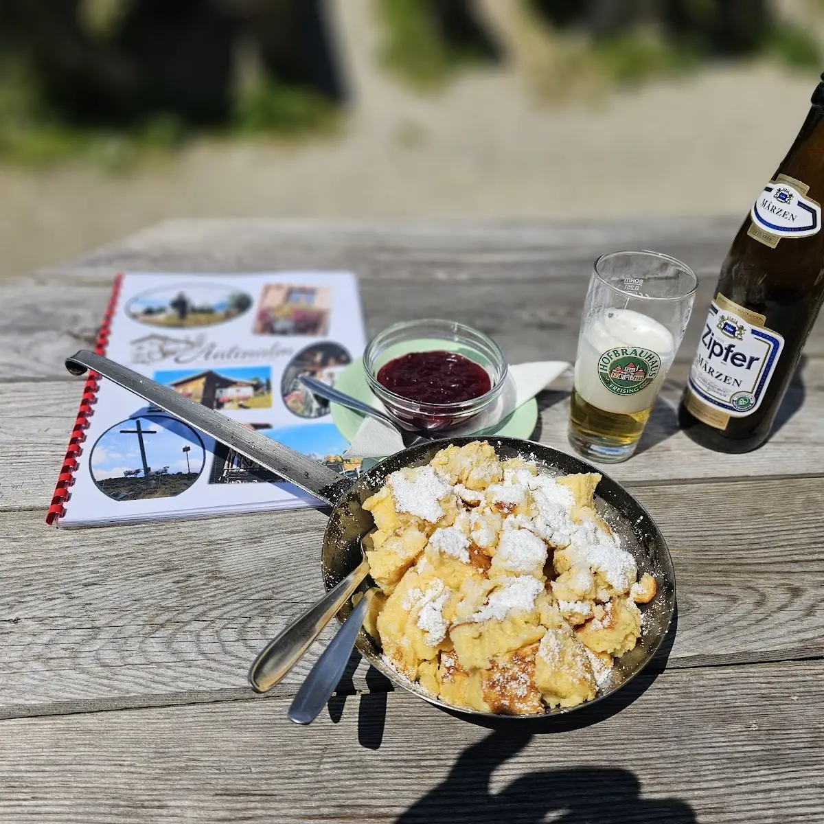 Kaiserschmarn Mit Preiselbeeren