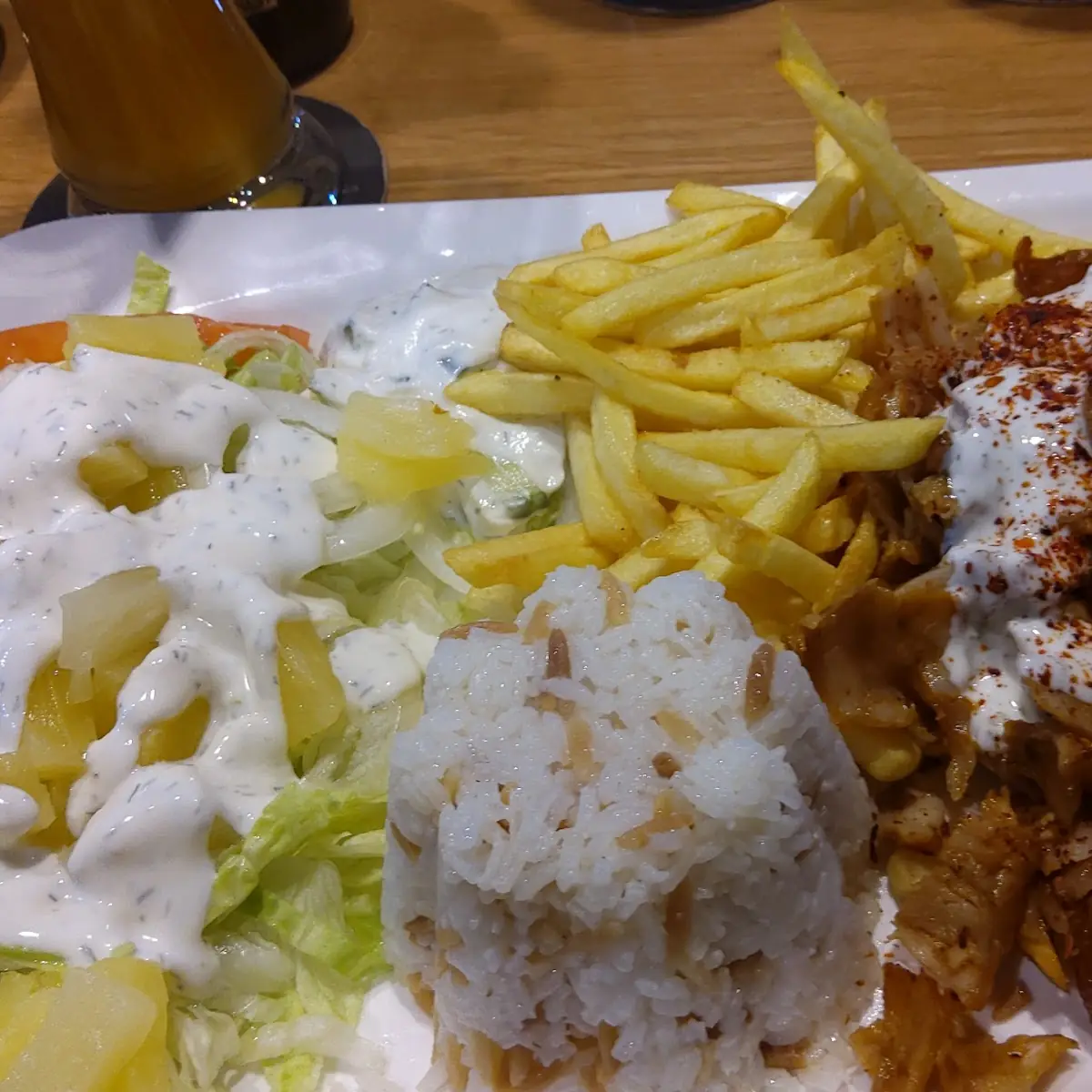 Kebab Teller Mit Ananas