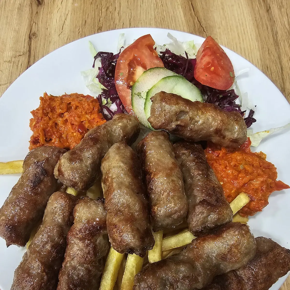 Cevapcici Mit Pomfrit
