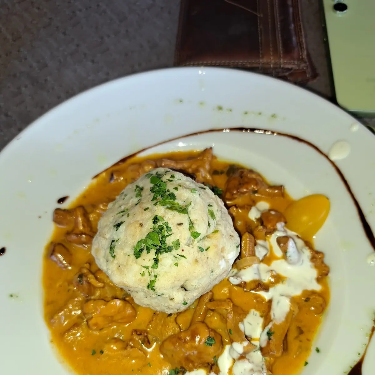 Eierschwammerlgulasch