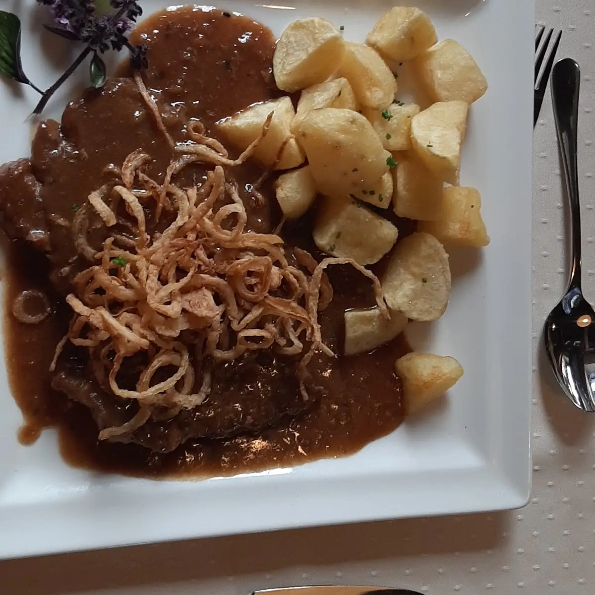 Zwiebelrostbraten
