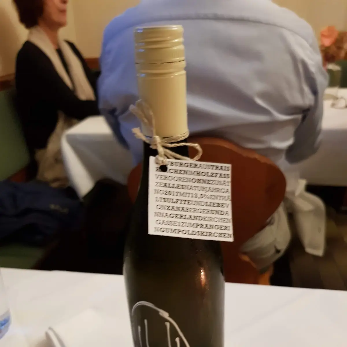 Neuburger Aus Dem Holzfass Aus Der Thermenregion Bei Gumpoldskirchen