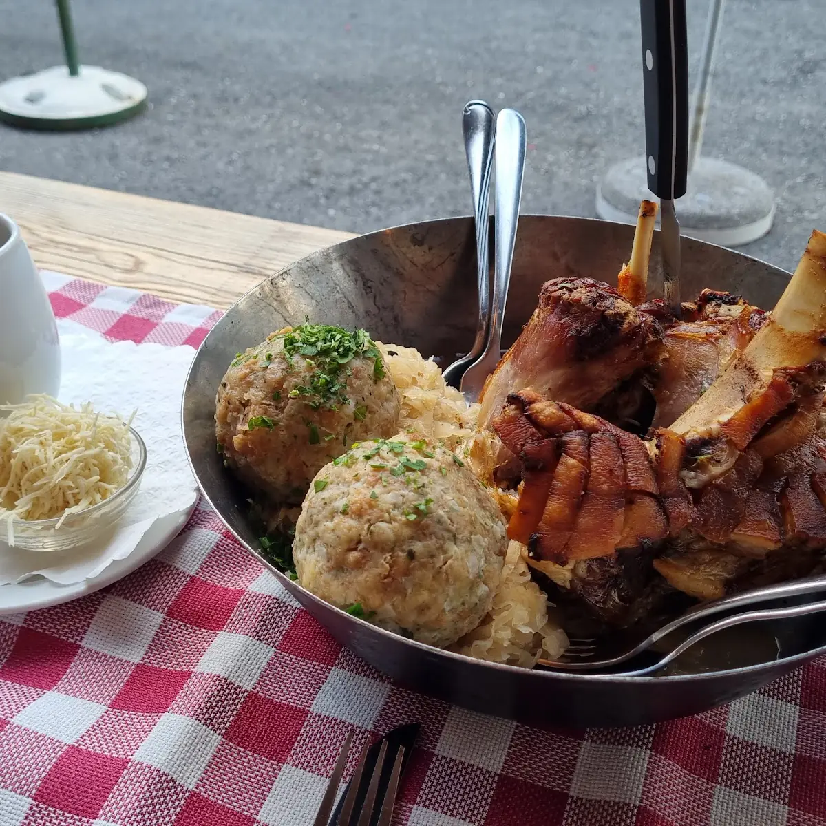 Haxe Mit Sauerkraut Und Knödel Für 2 Personen