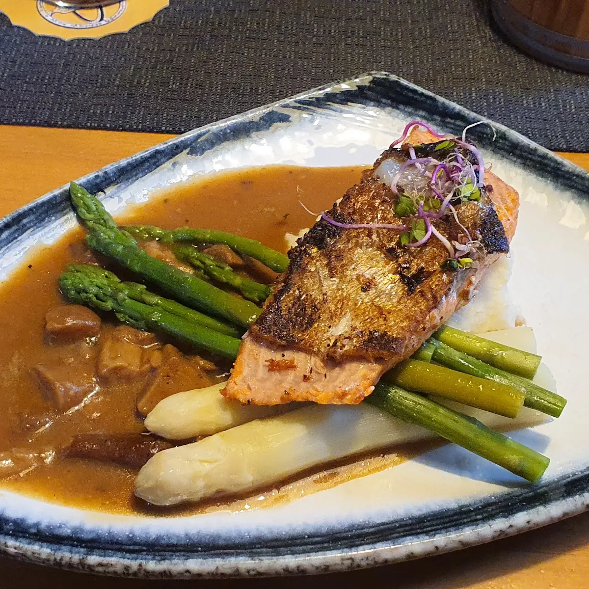 Lachsfilet Mit Spargel