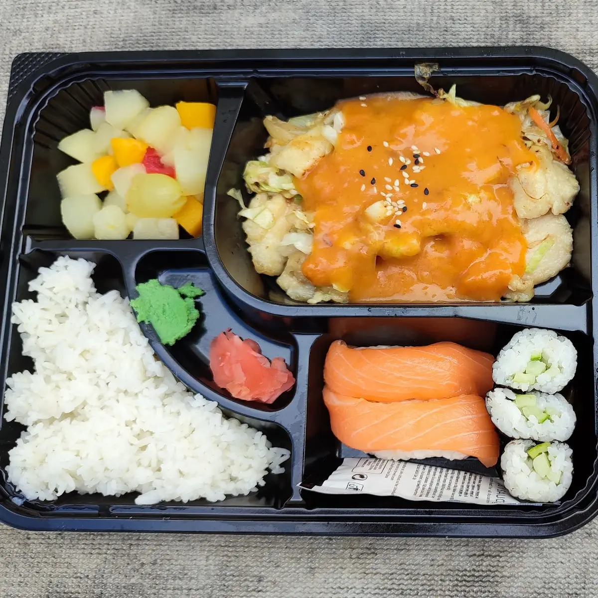 Box Mit Gegrilltem Lachs