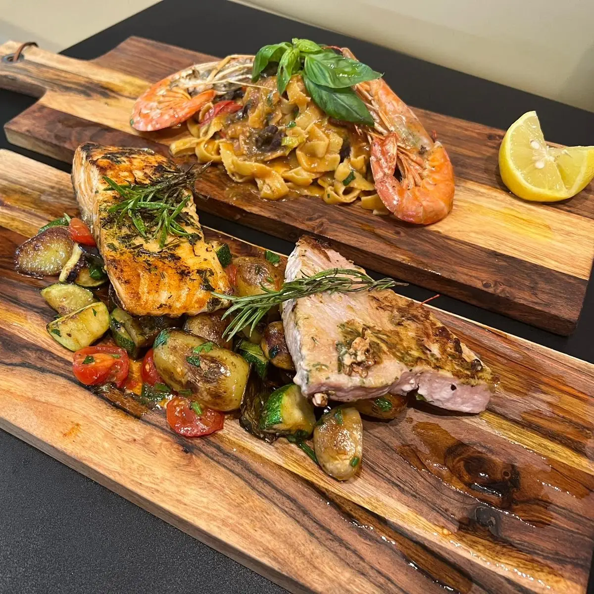 Poisson Grillé Et Pâtes Aux Légumes