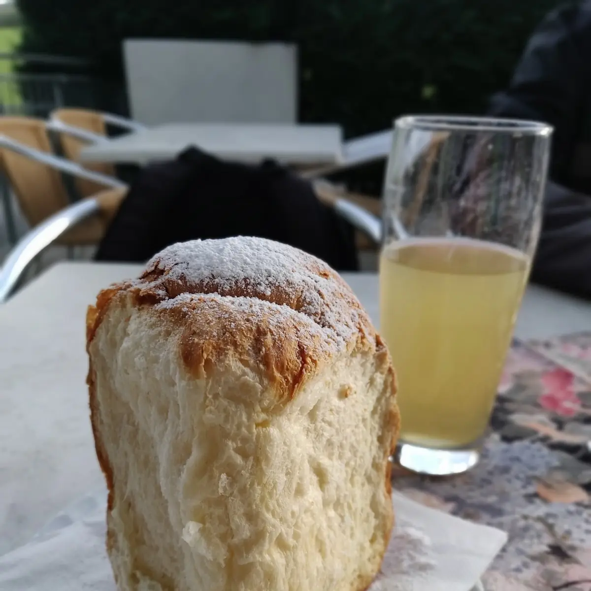 Riesen Buchtel Mit Vanille Soße