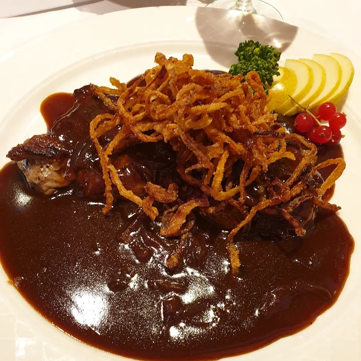 Tiroler Rostbraten In Zwiebelrotweinsauce
