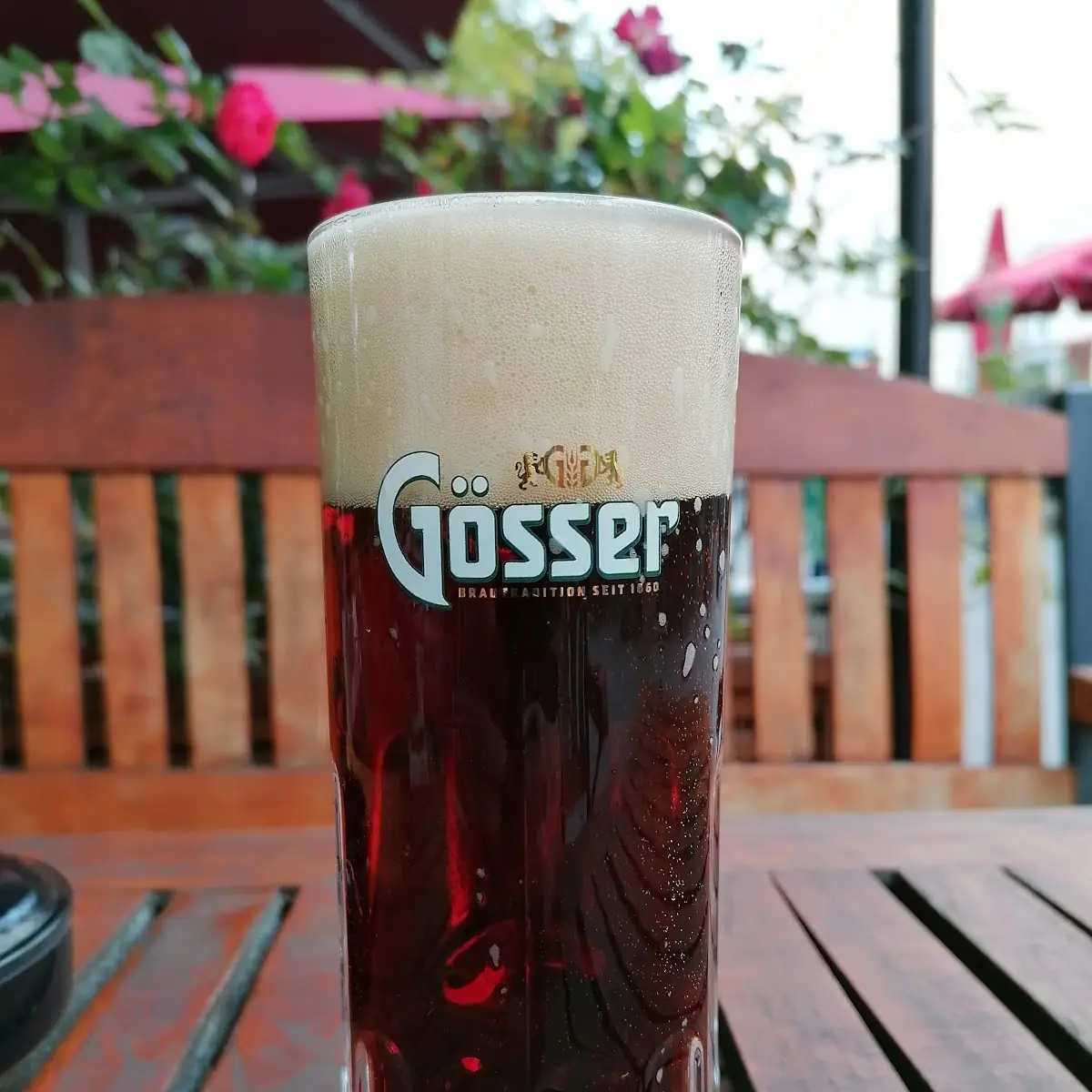 Offenes Dunkles Bier