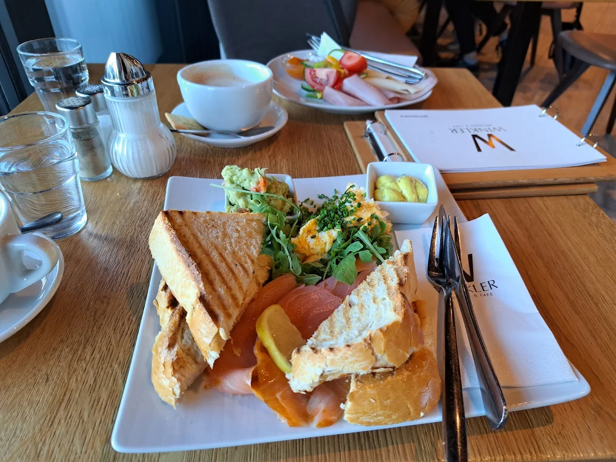 Lachsfrühstück