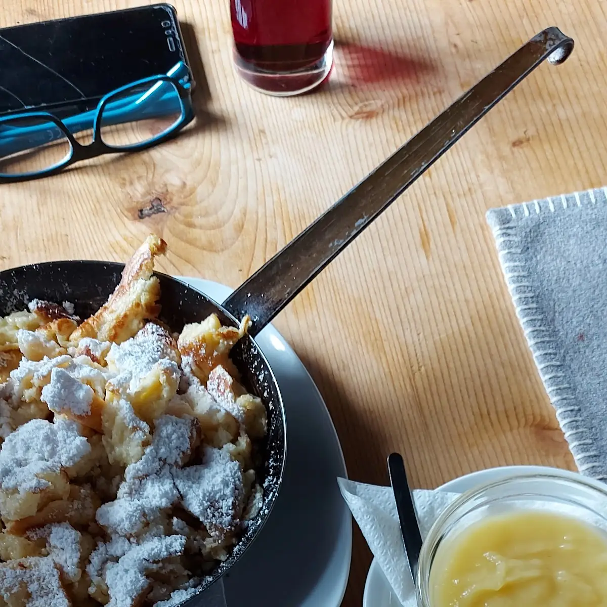 Kaiserschmarrn Mit Apfelmuss Flädlesuppe