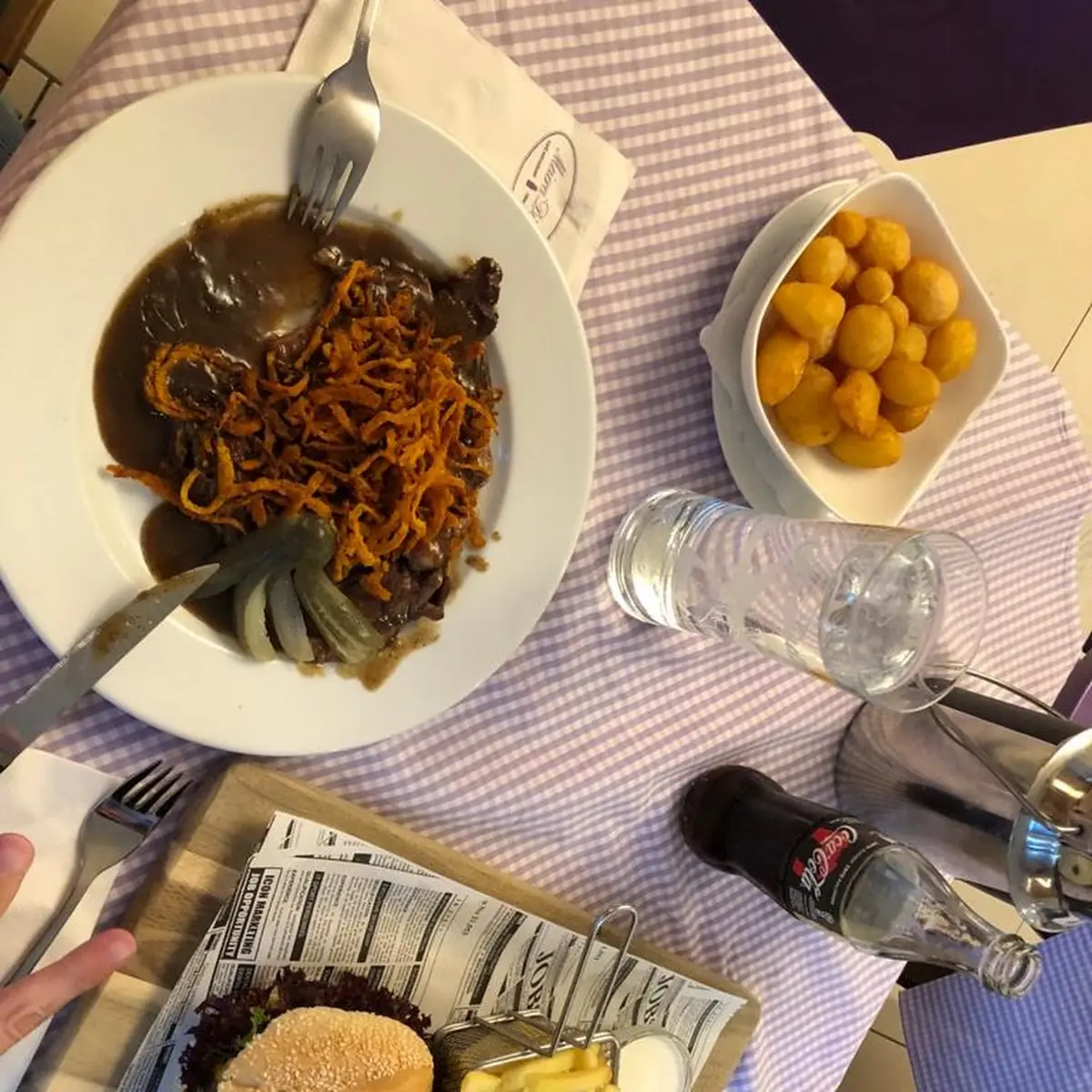Zwiebelrostbraten Und Heidiburger, Meierei Diglas im Türkenschanzpark