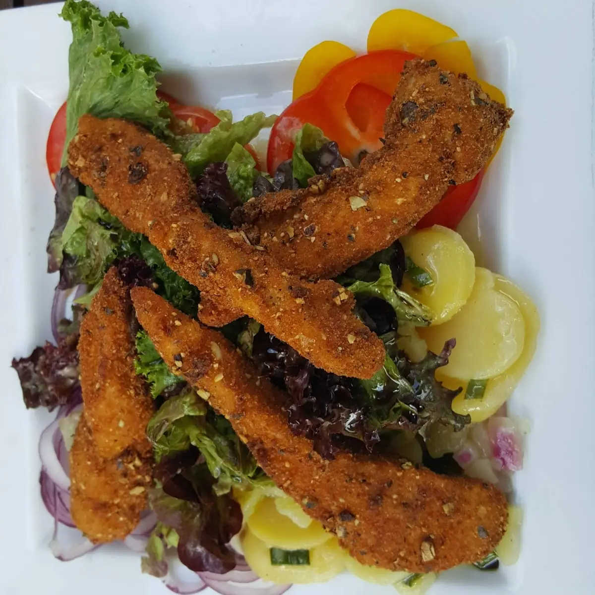 Steirischer Backhendlsalat