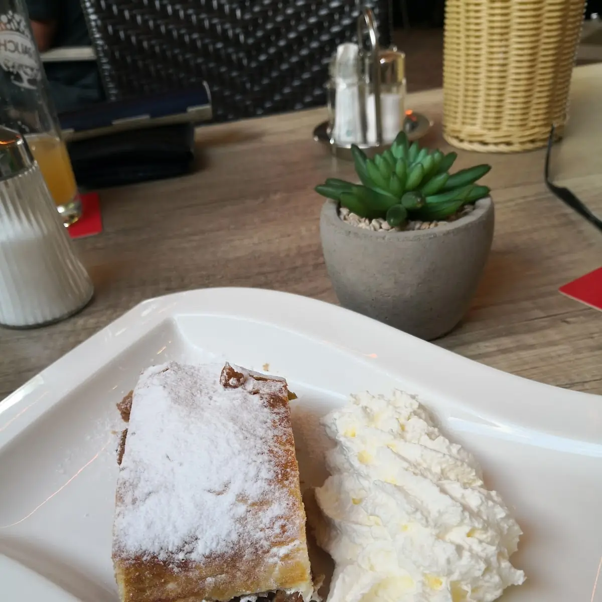 Hausgemachter Apfelstrudel