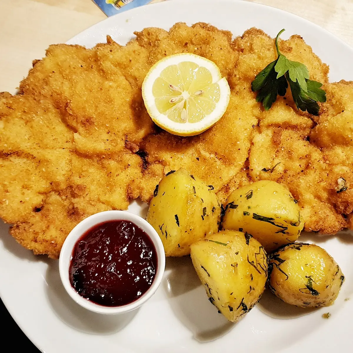 Wiener Schnitzel Mit Pommes Frites