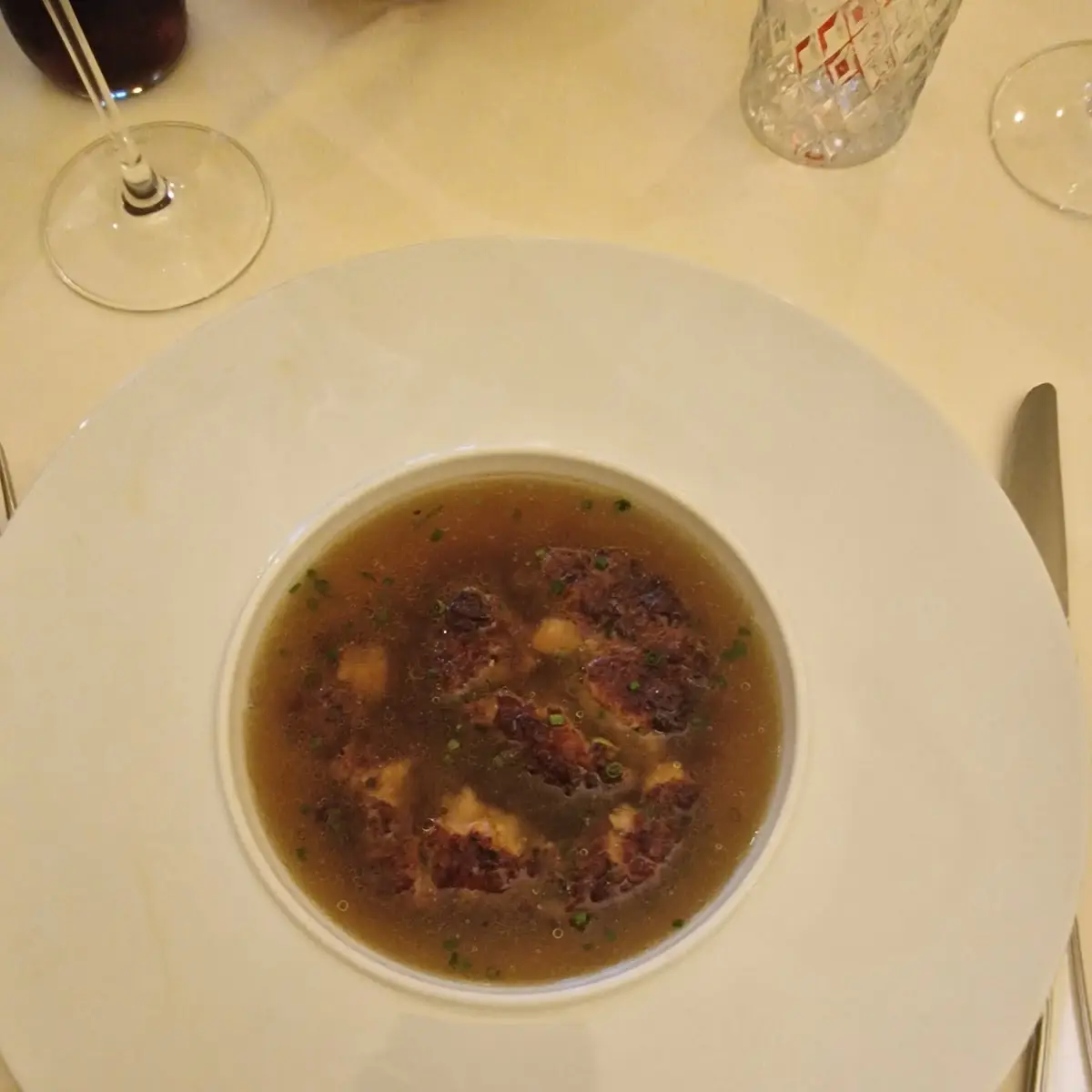 Rindsuppe Mit Kaspreßknödel