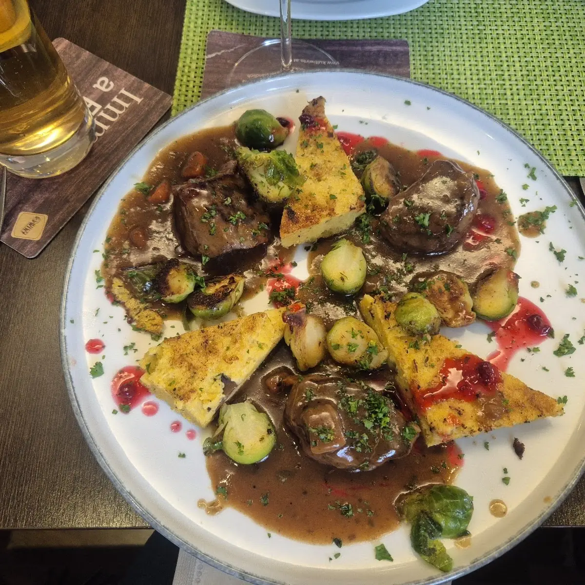 Rehrücken Mit Polenta Und Kohlsprossen