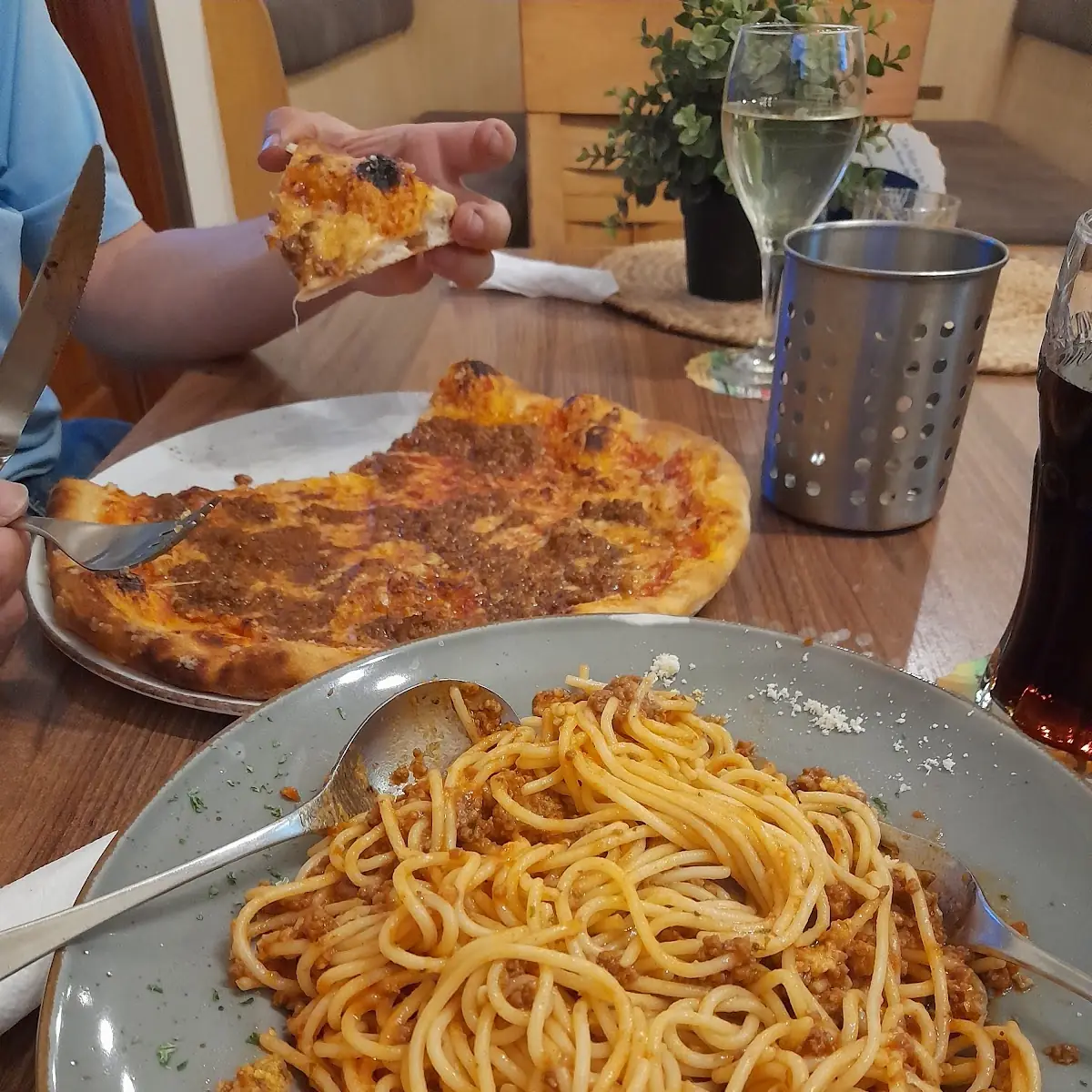 Pizza Bolognese Und Spagetti Bolognese