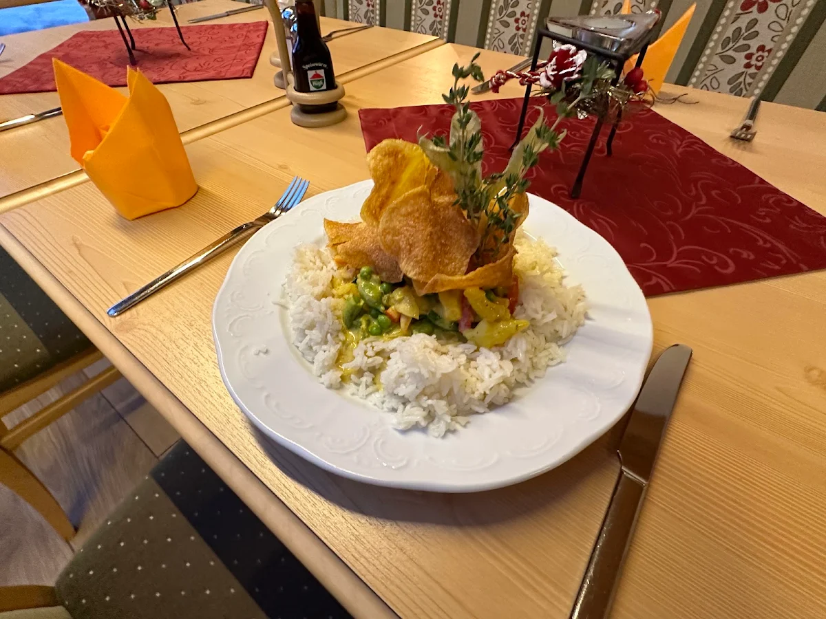Curryreis Mit Hausgemachten Chips