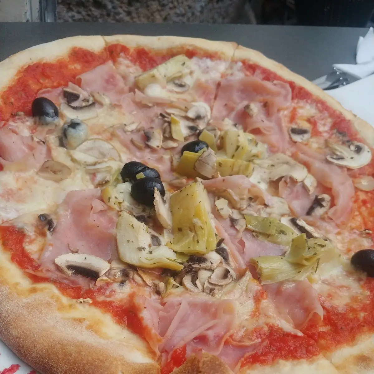 Pizza Prosciutto E Funghi