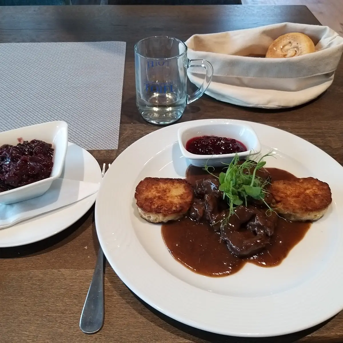 Rehragou Mit Serviettenknödel