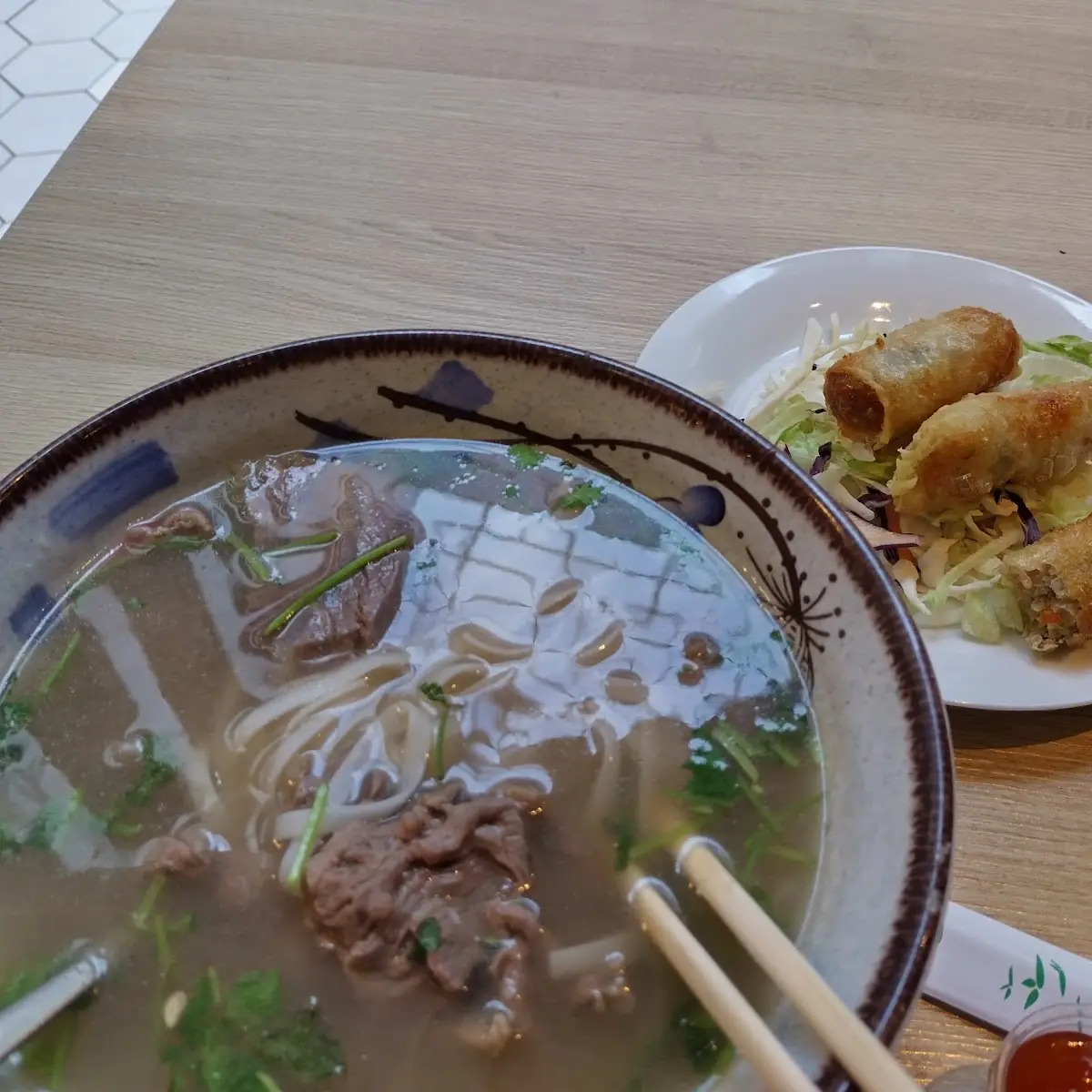 Rice Noodle Bowl Mit Rindfleisch