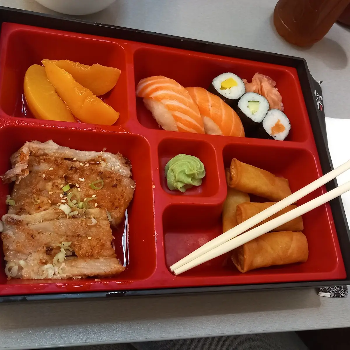 Bento Mit Gebratenem Thunfisch