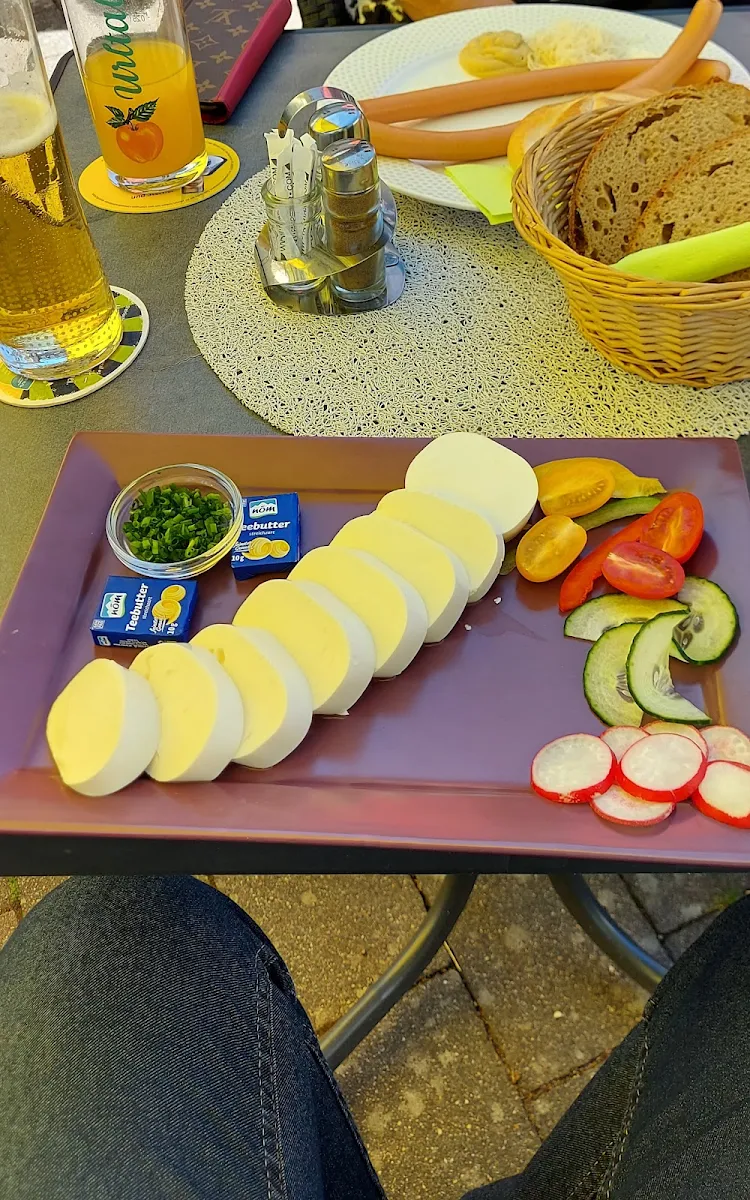 Schafskäse Mit Beilagen