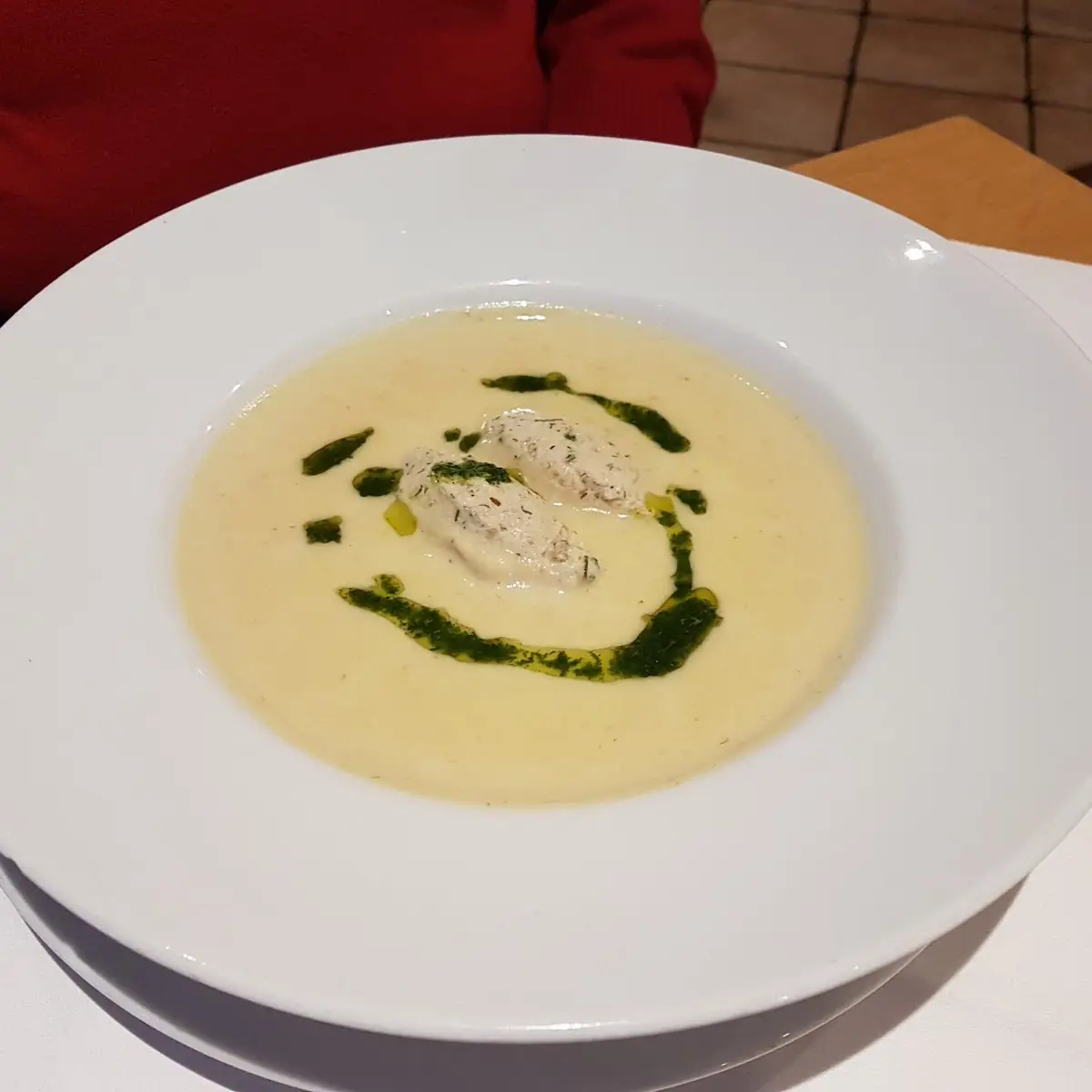 Fenchelcremesuppe Mit Lachsnockerln Und Korianderpesto