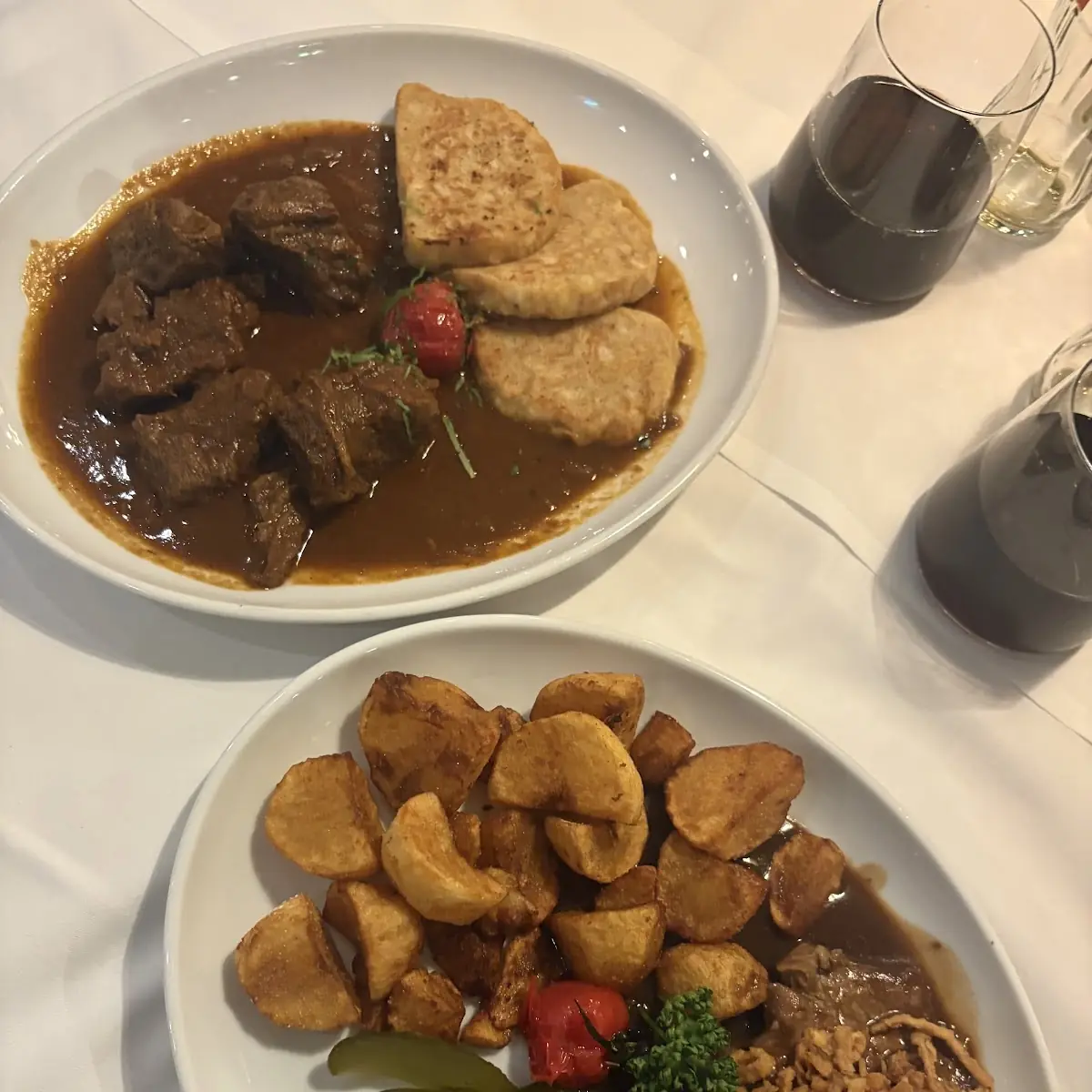 Goulash Con Knodels