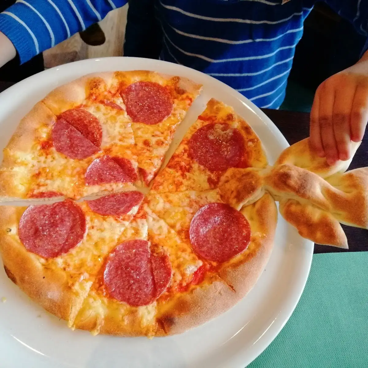 Saslami Pizza