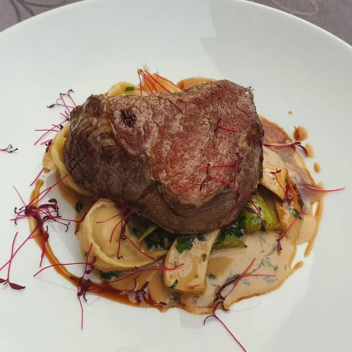 Filetsteak Mit Tortellini Und Seitlingen