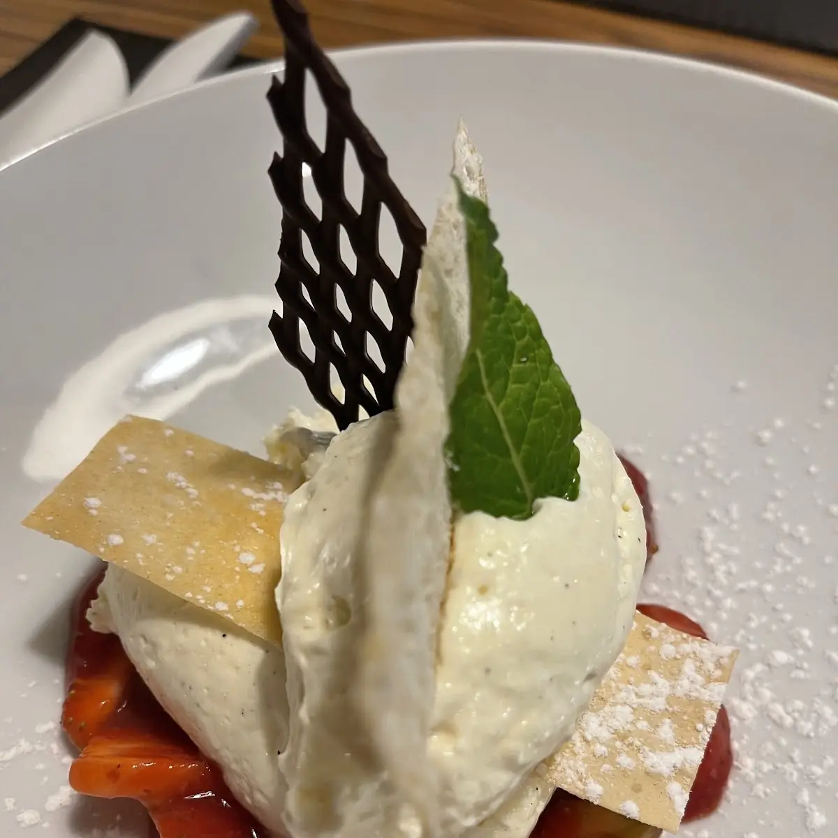 Topfencreme Mit Karamell Erdbeeren