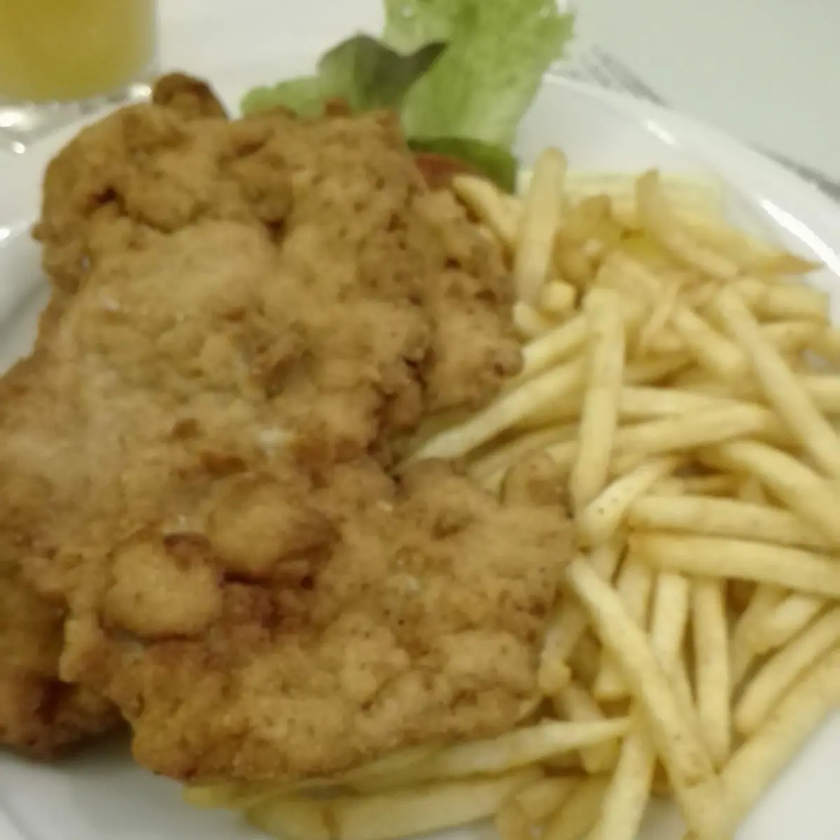 Wiener Schnitzel Mit Pommes