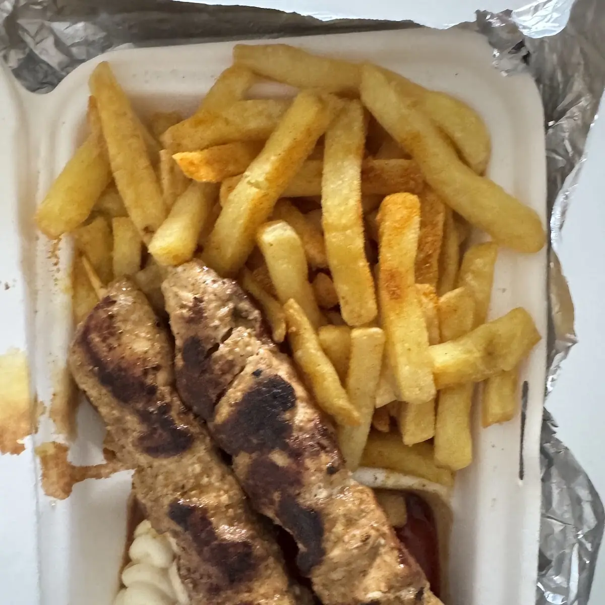 Mit Pommes